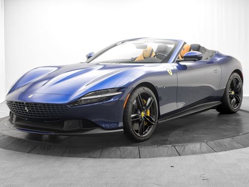 Used 2025 Ferrari Roma Spider RWD image 7