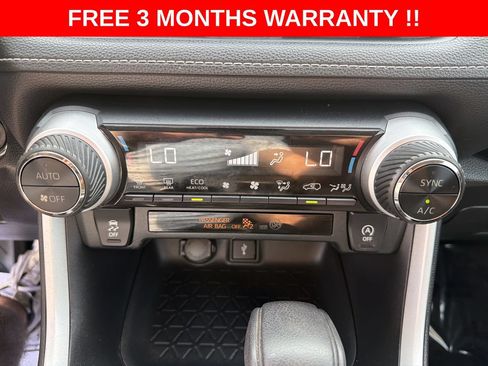 Used 2020 Toyota RAV4 XLE AWD/4WD image 19