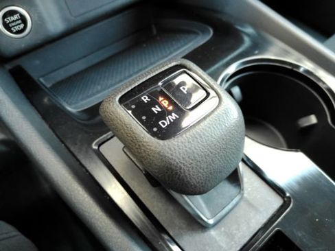 Used 2023 Nissan Rogue S image 40