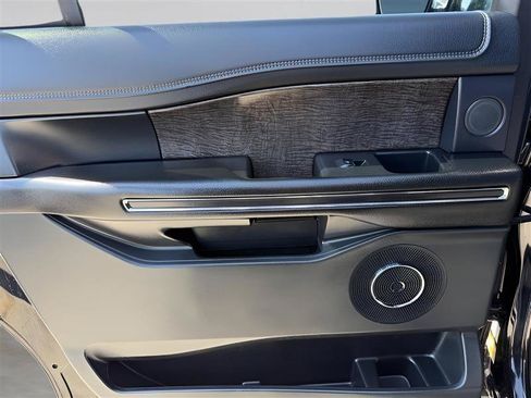 Used 2019 Ford Expedition Max Limited AWD/4WD image 31