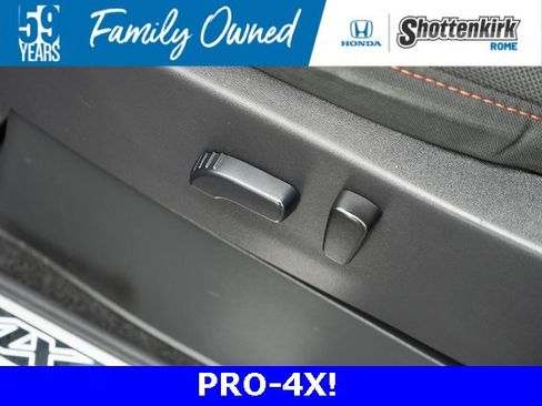 Used 2023 Nissan Frontier PRO-4X w/ Technology Package image 25