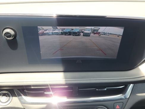 Used 2025 Buick Envista Preferred w/ Convenience II Package FWD image 21