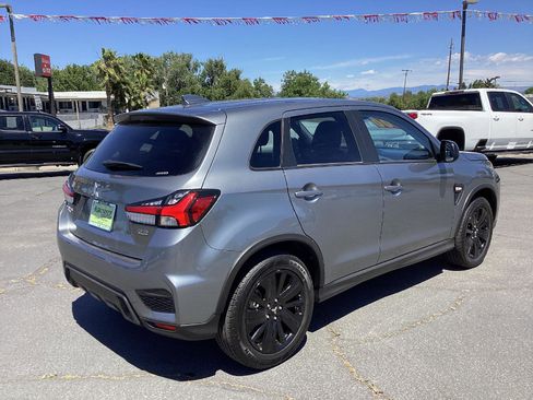 Used 2025 Mitsubishi Outlander Sport AWD image 3