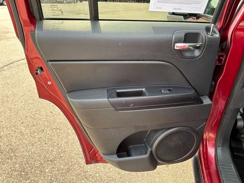 Used 2013 Jeep Patriot Latitude AWD/4WD image 13