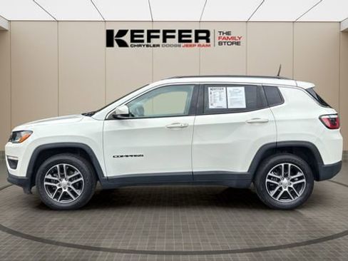 Used 2018 Jeep Compass Latitude FWD image 2