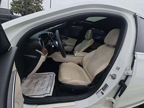 Used 2022 Mercedes-Benz C 300 4MATIC Sedan image 4