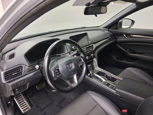 Used 2021 Honda Accord Sport image 2