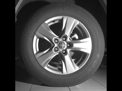 Used 2022 Toyota RAV4 XLE image 12