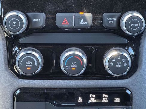 New 2026 RAM 1500 Express AWD/4WD image 5