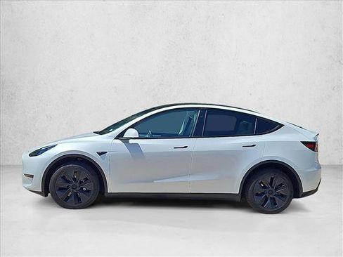 Used 2025 Tesla Model Y Long Range AWD/4WD image 9