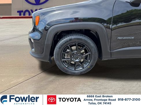 Used 2020 Jeep Renegade Altitude FWD image 27