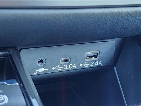 Certified 2025 Subaru Legacy Limited image 15