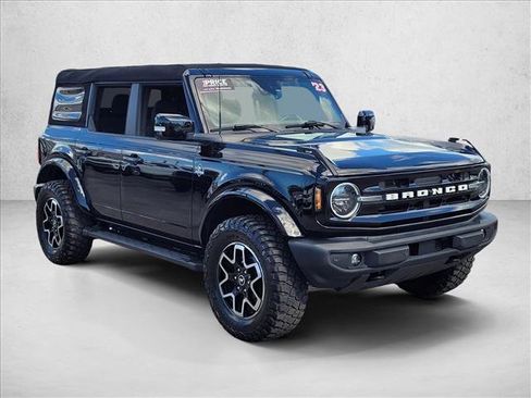 Used 2023 Ford Bronco Outer Banks image 3