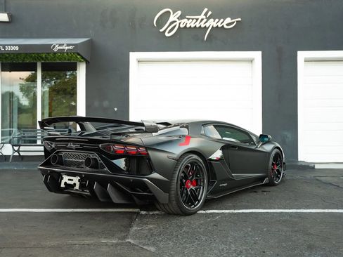 Used 2019 Lamborghini Aventador SVJ AWD/4WD image 5