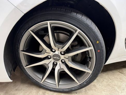 Used 2023 Genesis G70 2.0T image 27