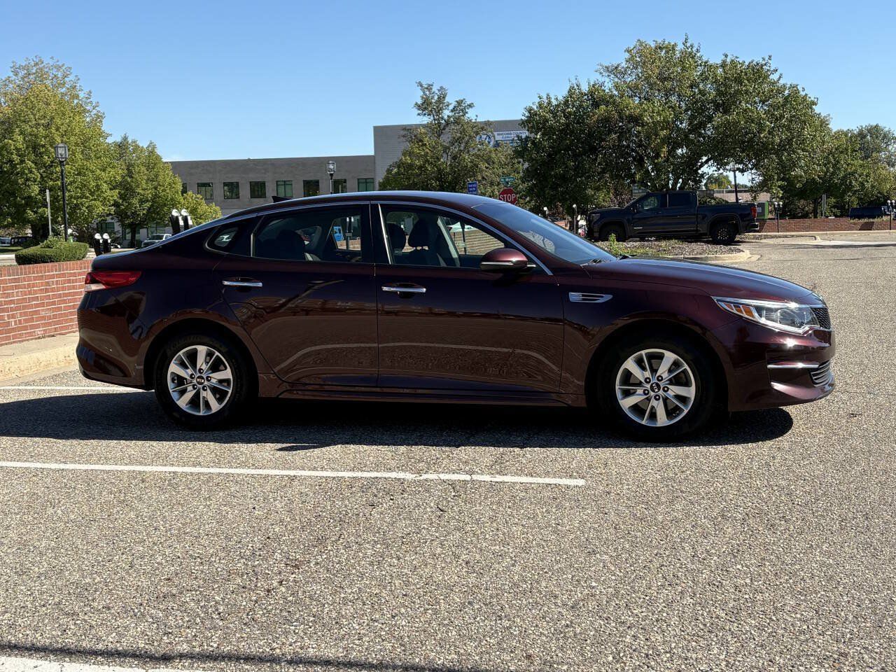 Used 2018 Kia Optima LX FWD image 40
