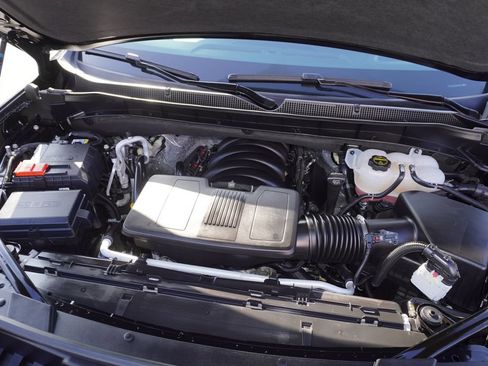 Used 2026 Chevrolet Suburban RST RWD image 26