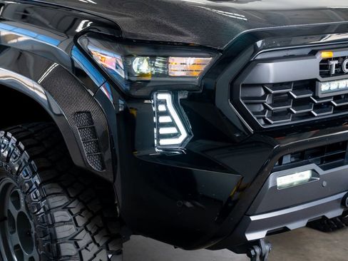 Used 2024 Toyota Tacoma TRD Off-Road image 17