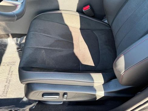 Certified 2025 Acura ADX A-Spec image 18