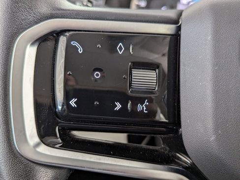 Used 2023 Land Rover Discovery Sport S image 18