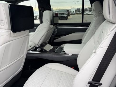 Used 2026 Cadillac Escalade V image 9