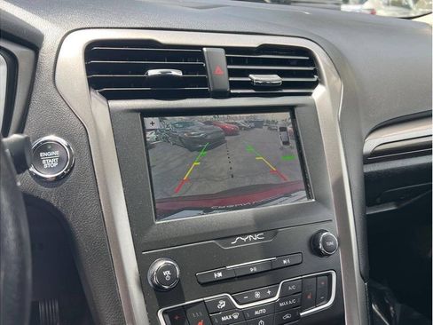 Used 2019 Ford Fusion SEL FWD image 22