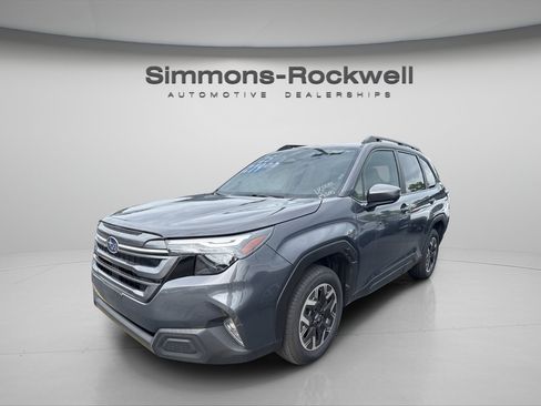 Used 2025 Subaru Forester Premium AWD/4WD image 1