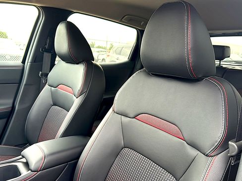 New 2026 Nissan Kicks SR w/ Cold Weather Package FWD image 11