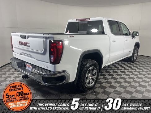 Used 2024 GMC Sierra 1500 SLE w/ Preferred Package image 4