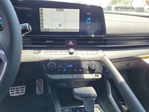 New 2025 Hyundai Elantra SEL image 11