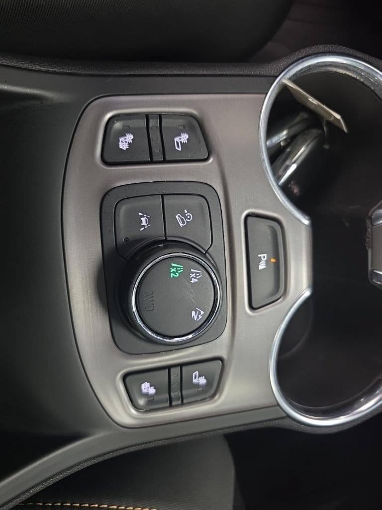 Certified 2022 GMC Terrain AT4 w/ Infotainment Package II AWD/4WD image 29