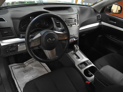 Used 2011 Subaru Outback 2.5i Premium w/ All-Weather Pkg AWD/4WD image 11
