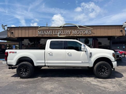 Used 2019 Ford F250 Lariat w/ Lariat Ultimate Package AWD/4WD image 14