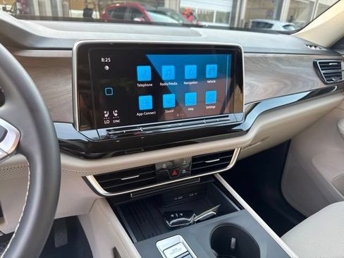 Used 2026 Volkswagen Atlas SE FWD image 21