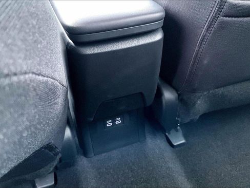 Used 2025 Toyota Prius LE image 32