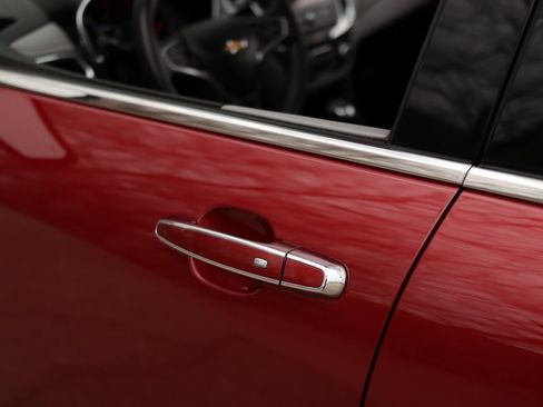 Used 2018 Chevrolet Equinox Premier image 40