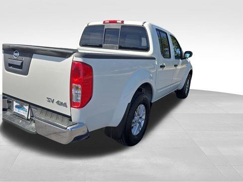 Used 2021 Nissan Frontier SV AWD/4WD image 11