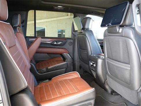 Used 2023 GMC Yukon XL Denali Ultimate image 22
