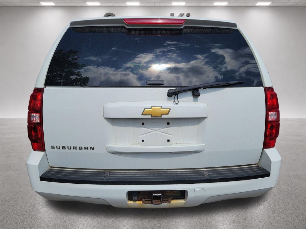 Used 2013 Chevrolet Suburban LS AWD/4WD image 4