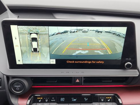 Used 2025 Toyota Prius Plug-In Hybrid image 21