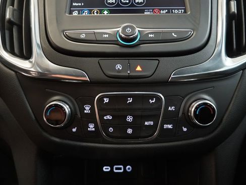 Certified 2024 Chevrolet Equinox LT FWD image 8