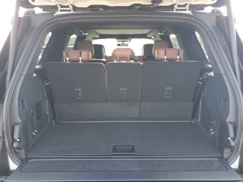 New 2026 Lincoln Navigator Reserve image 32