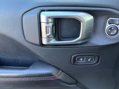Used 2018 Jeep Wrangler Unlimited Rubicon w/ Safety Group AWD/4WD image 10