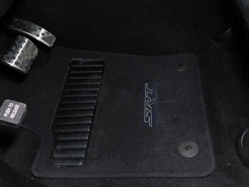 Used 2021 Jeep Grand Cherokee SRT image 33