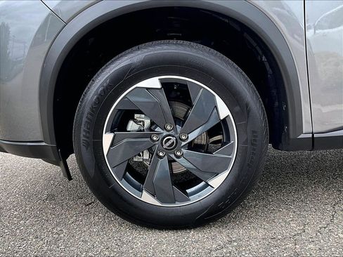 Used 2025 Nissan Rogue SV AWD/4WD image 7