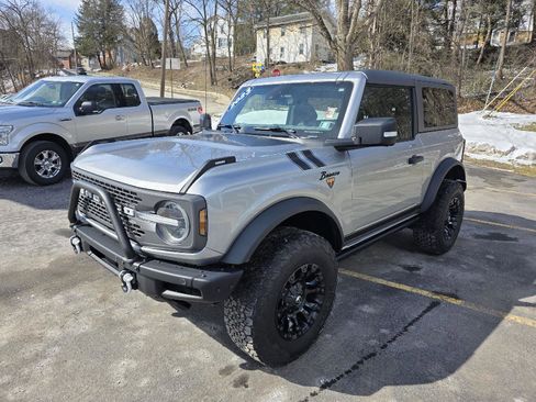 Used 2023 Ford Bronco Badlands image 4