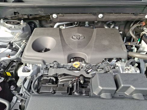 Used 2025 Toyota RAV4 XLE image 27