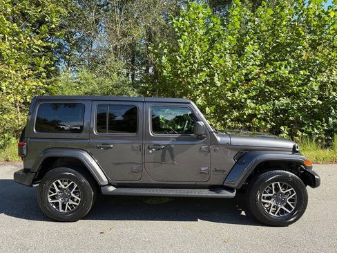 New 2025 Jeep Wrangler Unlimited Sahara image 6