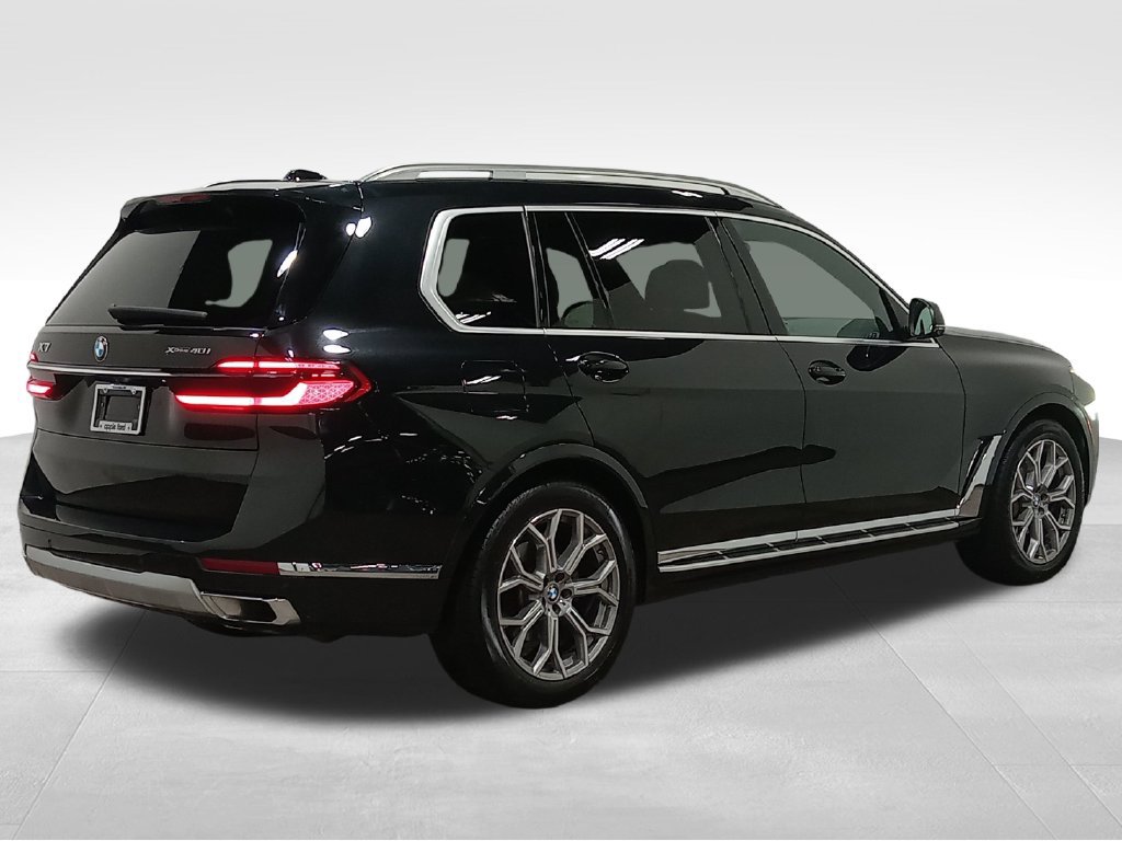 Used 2024 BMW X7 xDrive40i AWD/4WD image 3