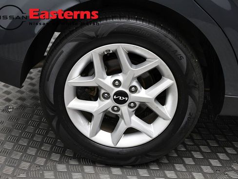 Used 2025 Kia Soul LX w/ LX Technology Package FWD image 29